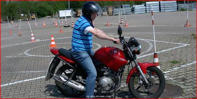 Nauka jazdy na placu manewrowym