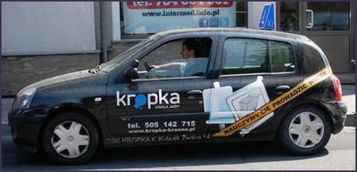 Auto jednej ze szkół jazdy w Krośnie