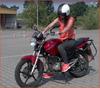 Natalia na motocyklu Yamaha 125 cm3